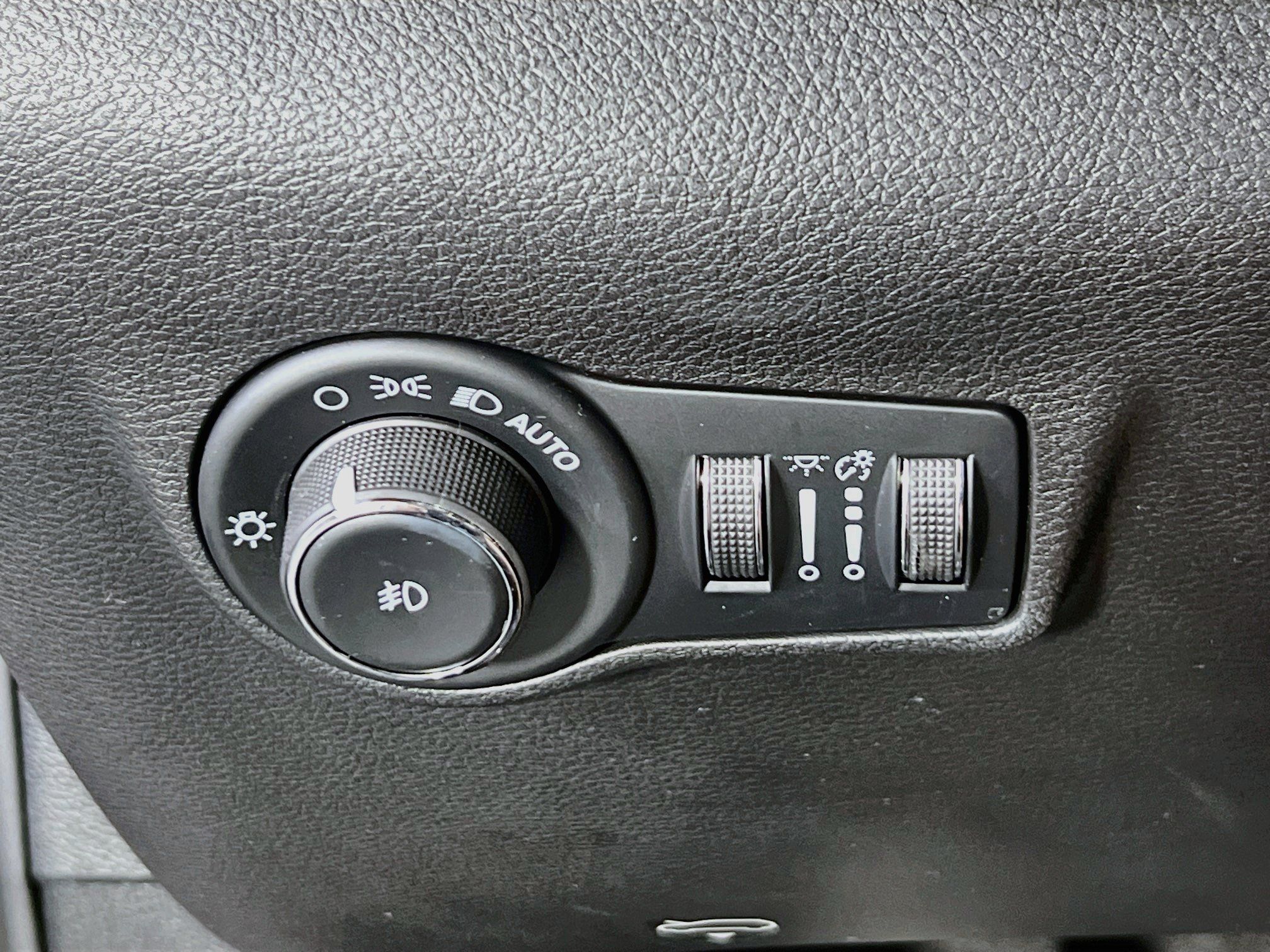 Used 2023 Jeep Compass Latitude AWD/4WD image 10