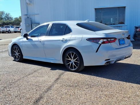 Used 2023 Toyota Camry SE w/ Audio Upgrade Package image 3