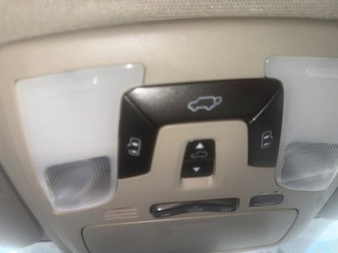 Used 2020 Toyota Sienna XLE w/ XLE Navigation Package image 22