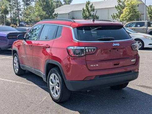Used 2024 Jeep Compass Latitude AWD/4WD image 5