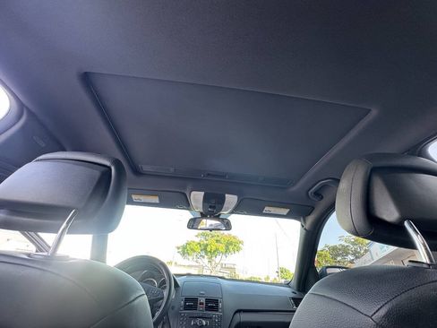 Used 2009 Mercedes-Benz C 300 Sedan image 34
