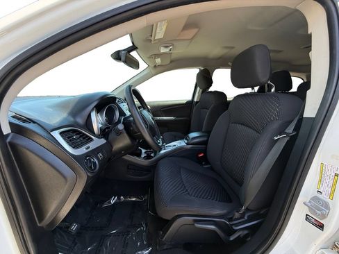 Used 2018 Dodge Journey SE w/ Blacktop Package FWD image 9