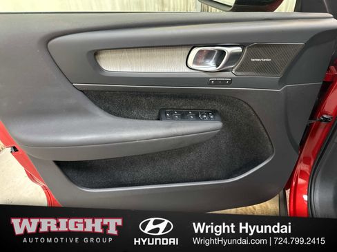 Used 2023 Volvo XC40 B5 Plus w/ Driver Assist Package image 9