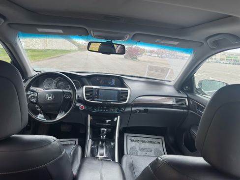 Used 2017 Honda Accord EX-L image 18