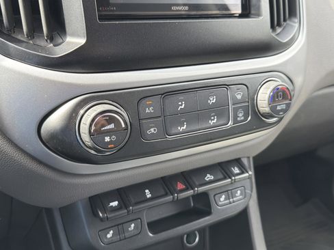 Used 2015 Chevrolet Colorado LT w/ Luxury Package image 27