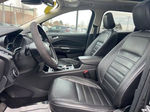 Used 2019 Ford Escape SEL image 21