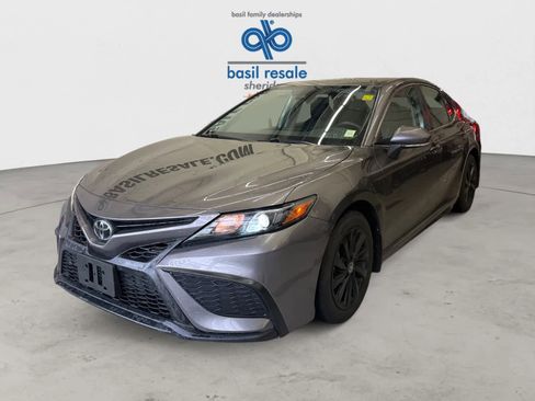 Used 2024 Toyota Camry SE FWD image 2