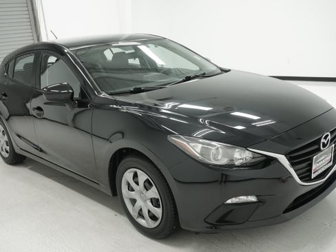 Used 2015 MAZDA MAZDA3 i Sport FWD image 3