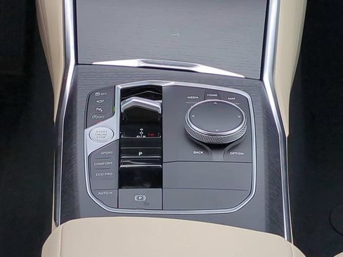 New 2025 BMW 330i Sedan w/ Premium Package RWD image 19