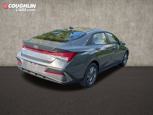 Certified 2025 Hyundai Elantra Hybrid FWD image 7