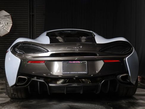Used 2017 McLaren 570S Coupe RWD image 5