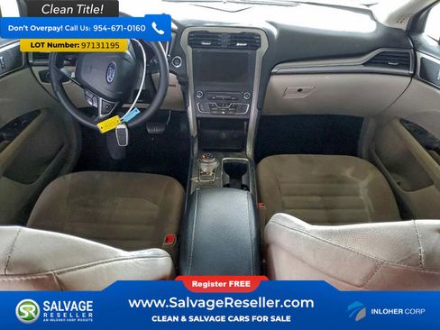 Used 2017 Ford Fusion SE w/ Fusion SE Technology Package image 11