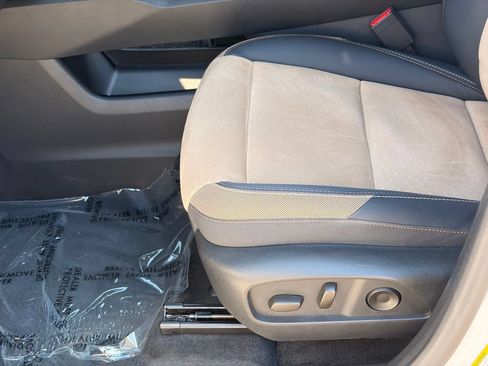 Used 2025 Chevrolet Equinox ACTIV w/ Safety and Technology Package FWD image 20