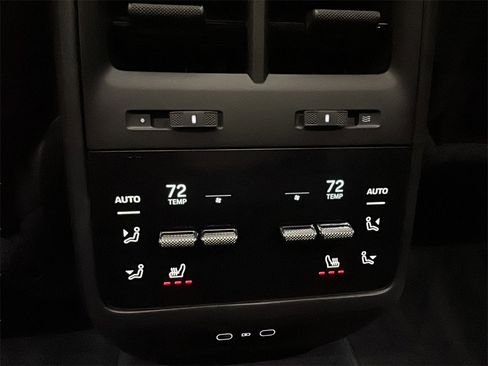 Used 2025 Porsche Macan 4S Electric image 23