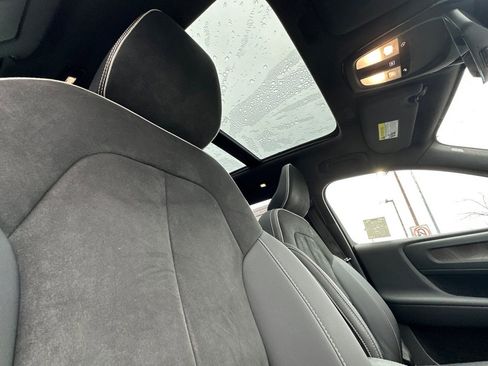 Used 2023 Volvo XC40 Recharge Plus image 20