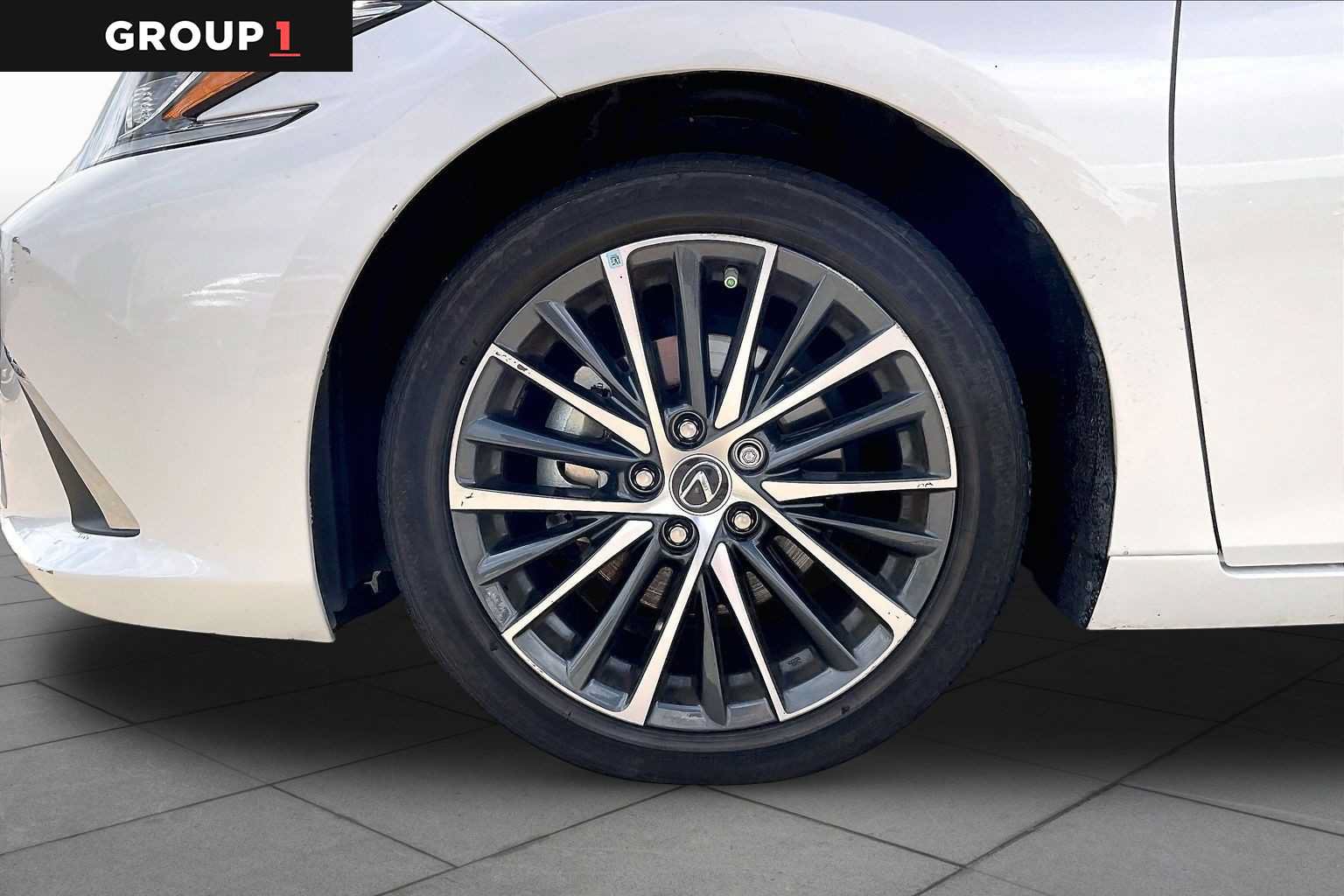 Used 2024 Lexus ES 350 w/ Premium Package FWD image 9