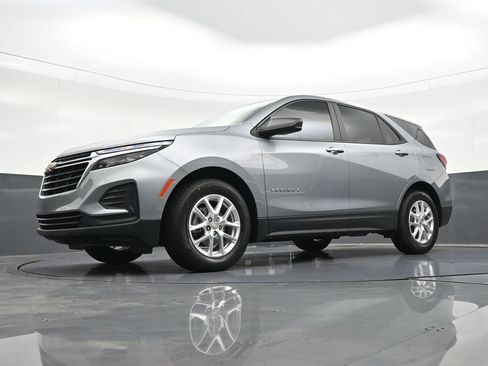 Used 2023 Chevrolet Equinox LS image 23