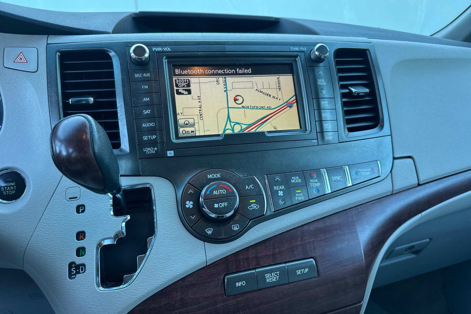 Used 2013 Toyota Sienna XLE w/ Premium Pkg FWD image 29