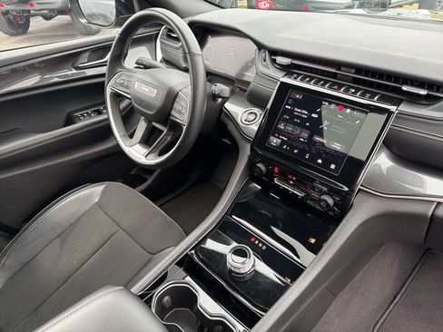 Used 2022 Jeep Grand Cherokee Altitude image 27