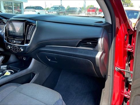Used 2018 Chevrolet Traverse LT FWD image 26