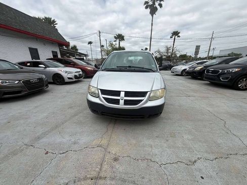 Used 2005 Dodge Caravan SE w/ Popular Equipment Group FWD image 1