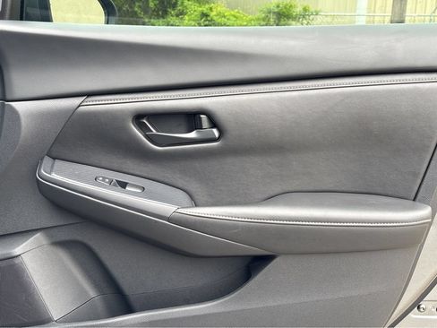Certified 2025 Nissan Sentra S FWD image 32