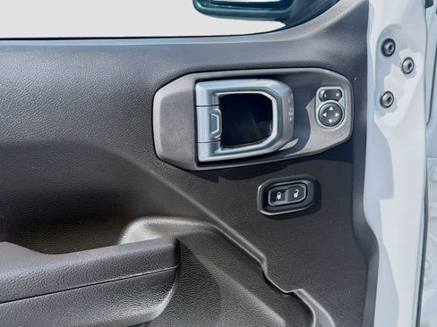 Used 2023 Jeep Gladiator Rubicon w/ LED Lighting Group image 17