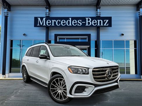 New 2026 Mercedes-Benz GLS 580 4MATIC image 1