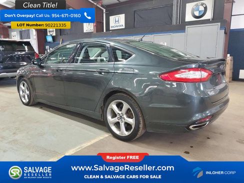 Used 2015 Ford Fusion SE w/ Equipment Group 201A image 3