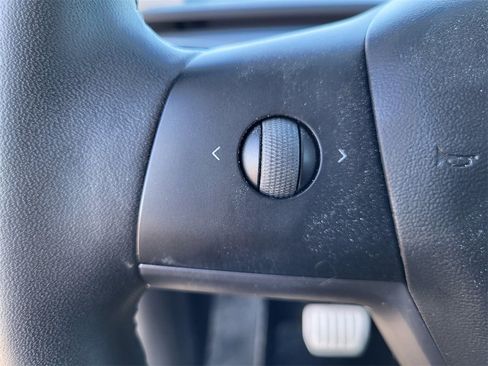 Used 2020 Tesla Model Y Performance image 21