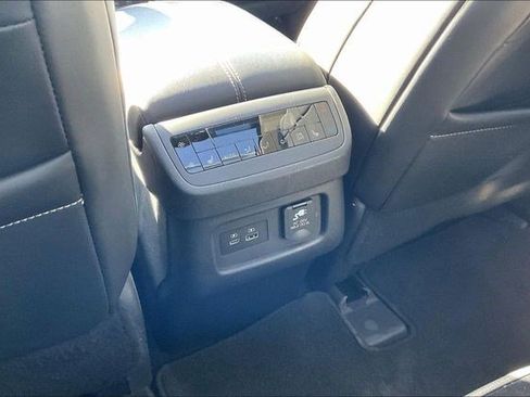 Used 2022 Nissan Pathfinder Platinum w/ Cargo Package image 39