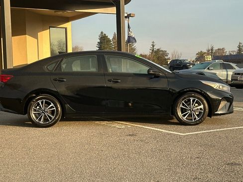 Used 2024 Kia Forte LXS image 3