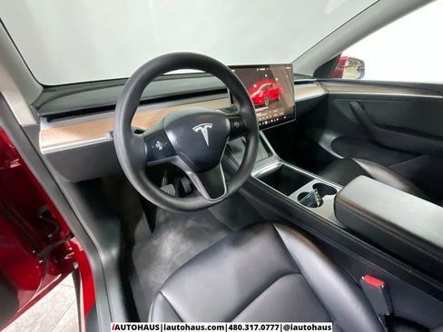 Used 2025 Tesla Model Y Long Range image 13
