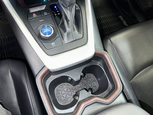 Used 2020 Toyota RAV4 Limited image 15