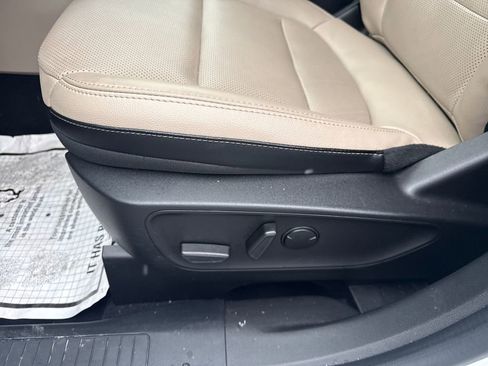 Used 2022 Ford Escape SEL image 28