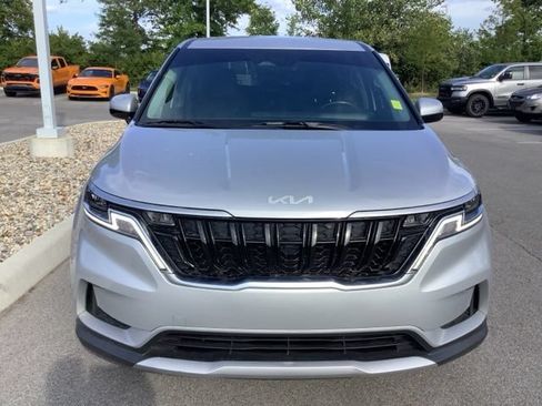 Used 2022 Kia Carnival LX FWD image 2