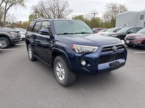 Used 2020 Toyota 4Runner SR5 Premium w/ Moonroof Package AWD/4WD image 3