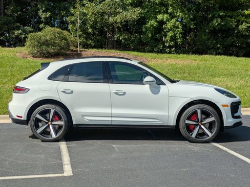 Certified 2025 Porsche Macan S AWD/4WD image 31