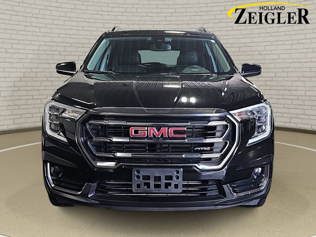 Used 2023 GMC Terrain AT4 AWD/4WD image 2