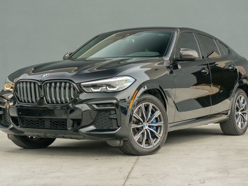 Used 2022 BMW X6 M50i w/ Premium Package image 2