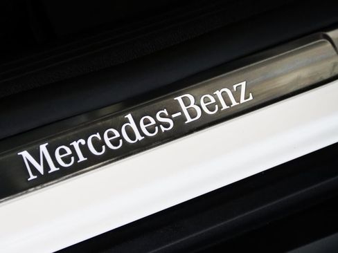 Used 2025 Mercedes-Benz GLC 300 4MATIC Coupe image 23