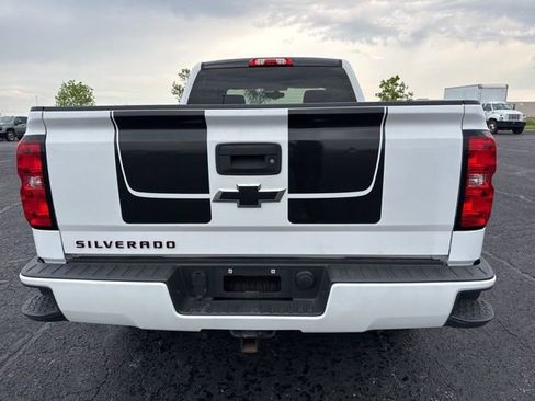 Used 2018 Chevrolet Silverado 1500 LT w/ Redline Edition AWD/4WD image 5