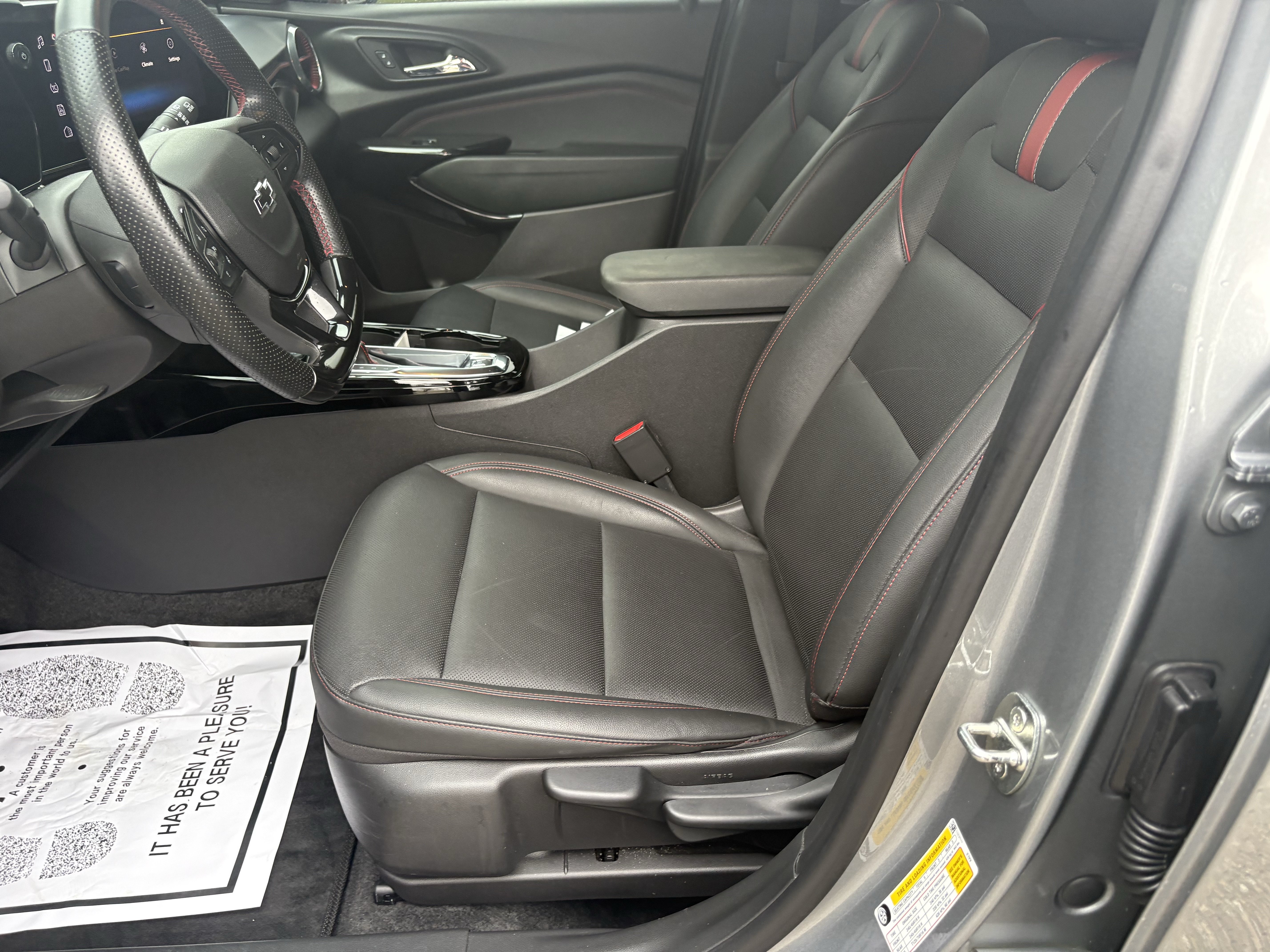 Used 2024 Chevrolet Trax RS FWD image 10
