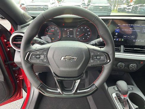 New 2026 Chevrolet Trax RS w/ Sunroof Package FWD image 22