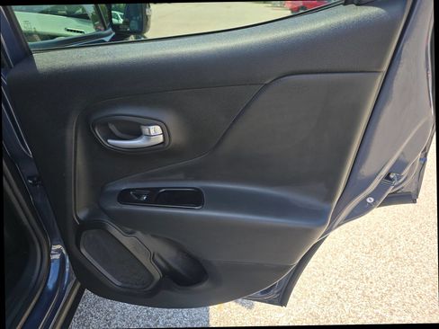 Used 2023 Jeep Renegade Limited AWD/4WD image 18