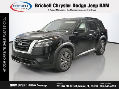 Used 2024 Nissan Pathfinder SV