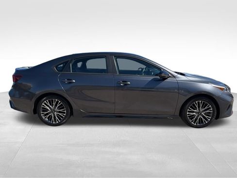 Used 2023 Kia Forte GT-Line w/ GT-Line Premium Package FWD image 7
