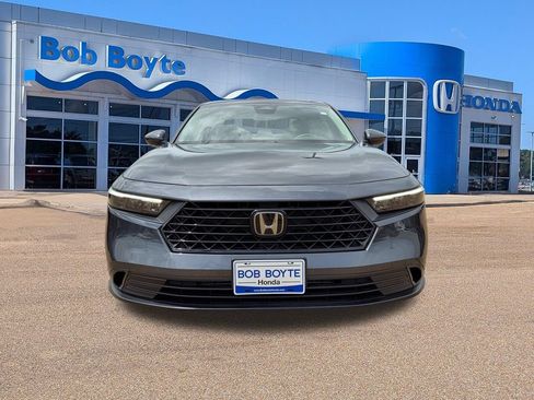 Used 2024 Honda Accord EX image 2