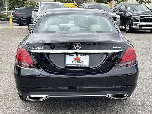 Used 2020 Mercedes-Benz C 300 4MATIC Sedan image 4