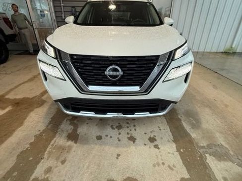 Used 2023 Nissan Rogue Platinum w/ Platinum Premium Package AWD/4WD image 2
